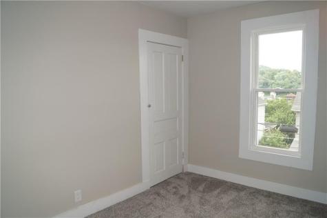9 E Gaskill Avenue Jeannette PA 15644