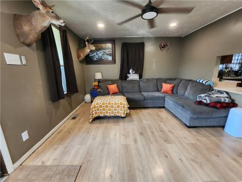 817 John Street Smith PA 15054