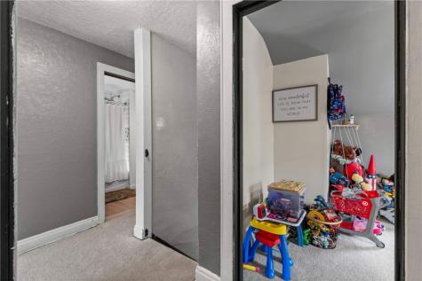 152 W Marigold Street Munhall PA 15120