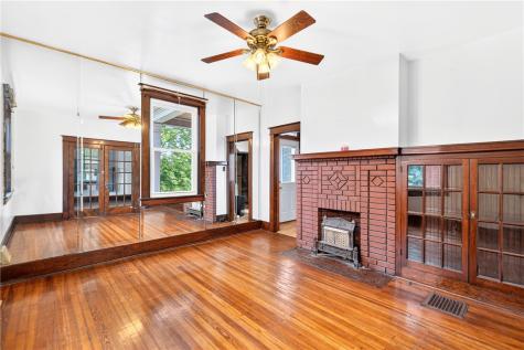 56 Perryview Avenue Observatory Hill PA 15214