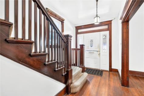 56 Perryview Avenue Observatory Hill PA 15214