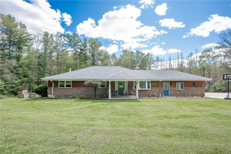 3059 Creekside Road Shelocta PA 15701