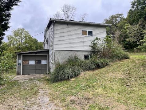 2265 S. Eighty Eight Road Greensboro PA 15338