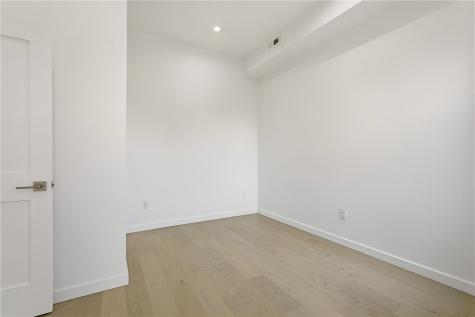 5217 Broad Street Garfield PA 15224