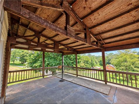 601 7th Street Extension New Kensington PA 15068