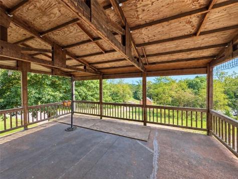 601 7th Street Extension New Kensington PA 15068