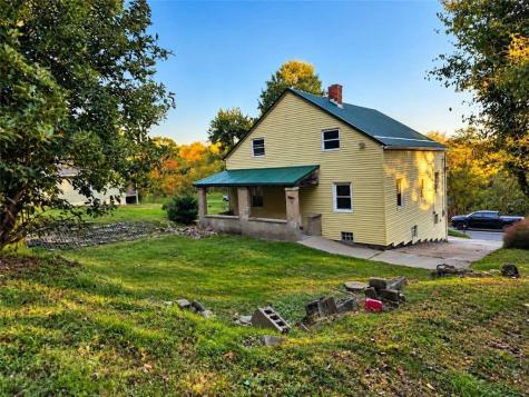 601 7th Street Extension New Kensington PA 15068