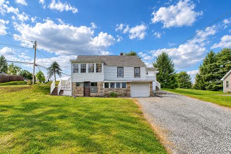 805 Meadowbrook Road Level Green PA 15085