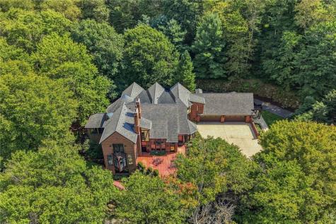 104 Thornbrook Drive Penn Township PA 16002