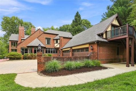 104 Thornbrook Drive Penn Township PA 16002