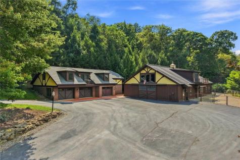 104 Thornbrook Drive Penn Township PA 16002