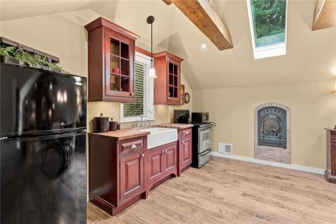 104 Thornbrook Drive Penn Township PA 16002