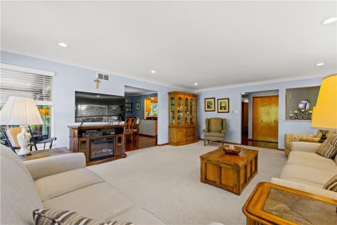 4742 Jewel Drive Whitehall PA 15236