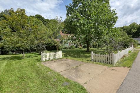 102 Hillcrest Avenue Chippewa Township PA 15010
