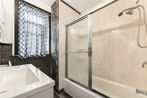 52 Queenston Street Overbrook PA 15210