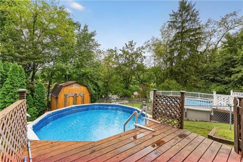 52 Queenston Street Overbrook PA 15210