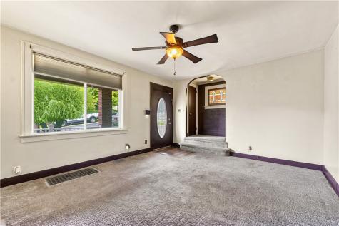 52 Queenston Street Overbrook PA 15210