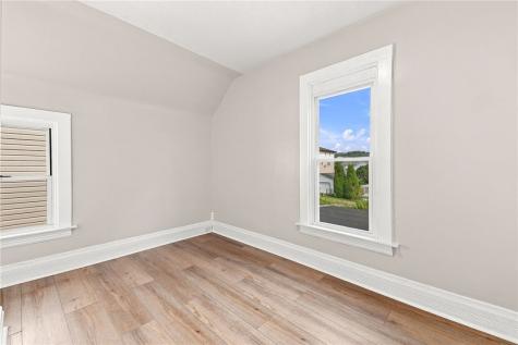 1113 Vance Avenue Coraopolis PA 15108