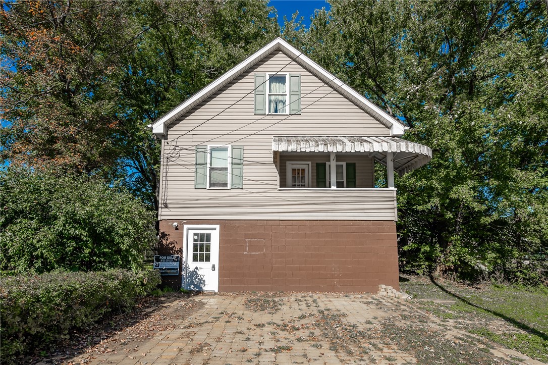 1717 1/2 5th Avenue Extension Manor Township PA 16226