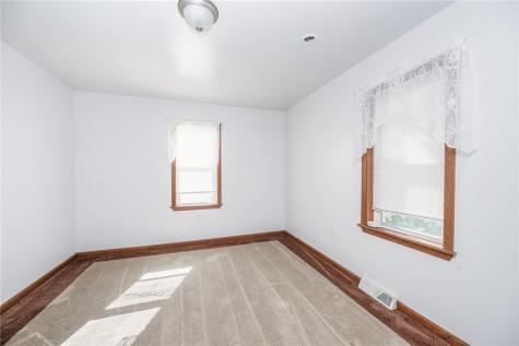 1717 1/2 5th Avenue Extension Manor Township PA 16226