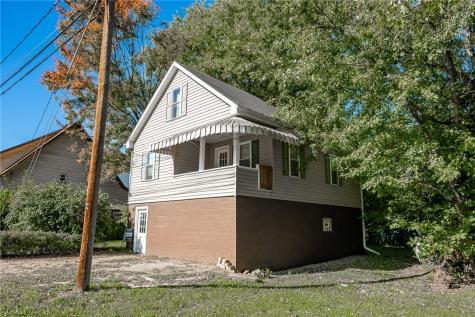 1717 1/2 5th Avenue Extension Manor Township PA 16226