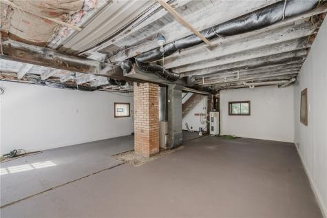 1717 1/2 5th Avenue Extension Manor Township PA 16226