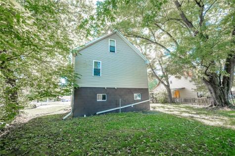 1717 1/2 5th Avenue Extension Manor Township PA 16226