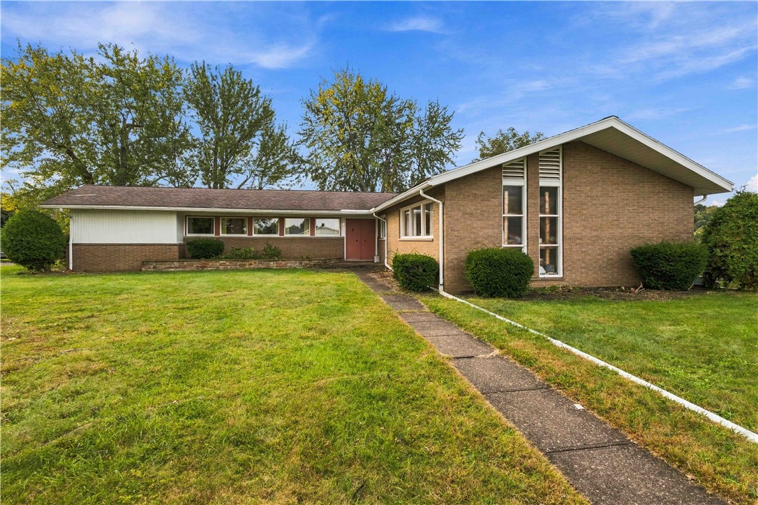41 Seanor Street Jeannette PA 15644