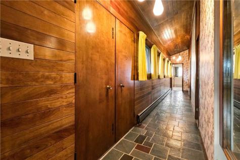 41 Seanor Street Jeannette PA 15644