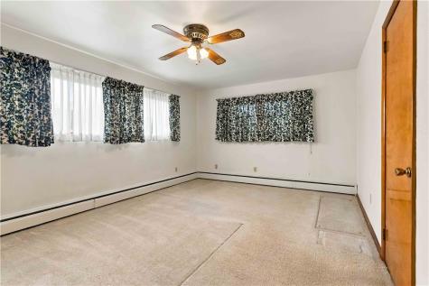 41 Seanor Street Jeannette PA 15644