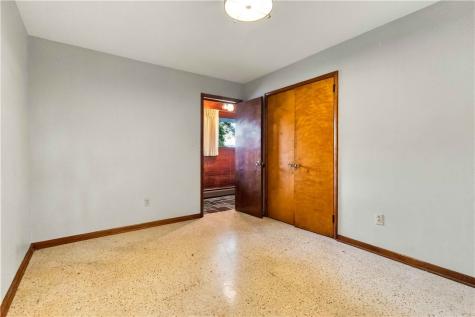 41 Seanor Street Jeannette PA 15644