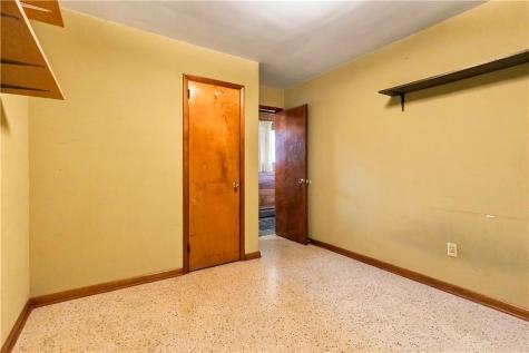 41 Seanor Street Jeannette PA 15644