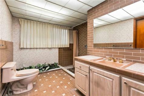 41 Seanor Street Jeannette PA 15644