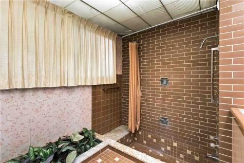 41 Seanor Street Jeannette PA 15644