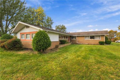 41 Seanor Street Jeannette PA 15644