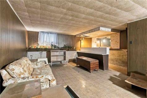 41 Seanor Street Jeannette PA 15644