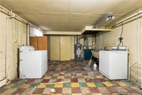 41 Seanor Street Jeannette PA 15644