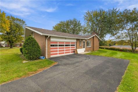 41 Seanor Street Jeannette PA 15644