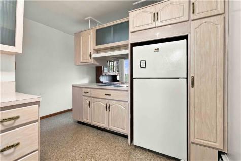 41 Seanor Street Jeannette PA 15644