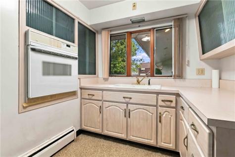 41 Seanor Street Jeannette PA 15644