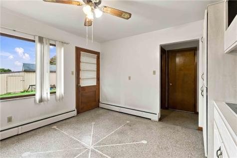 41 Seanor Street Jeannette PA 15644
