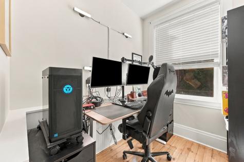 400 Venture Street Observatory Hill PA 15214