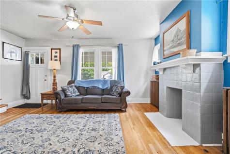 369 Center Avenue West View PA 15229