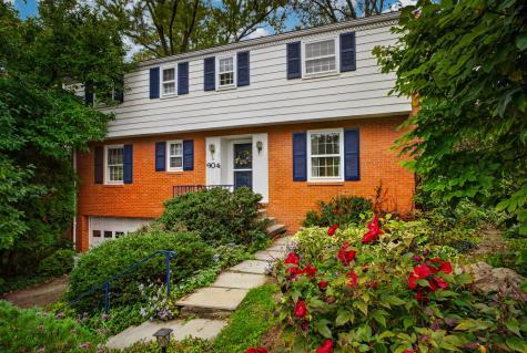904 Lovingston Drive Mt Lebanon PA 15216
