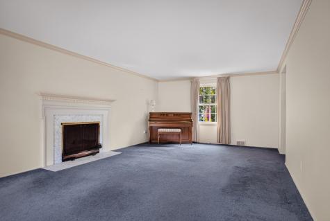 904 Lovingston Drive Mt Lebanon PA 15216