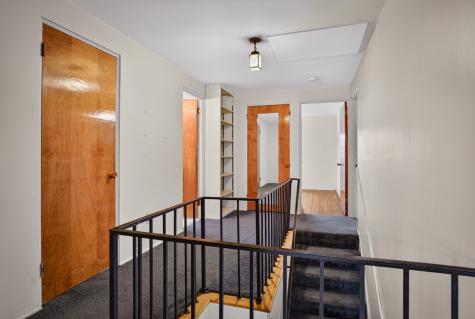 904 Lovingston Drive Mt Lebanon PA 15216