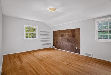 904 Lovingston Drive Mt Lebanon PA 15216