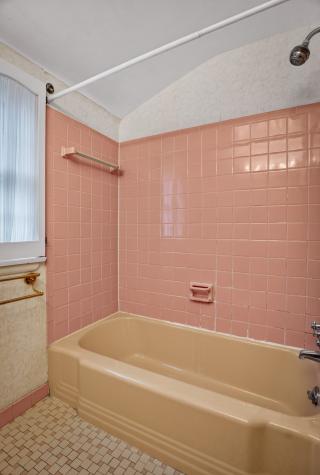 904 Lovingston Drive Mt Lebanon PA 15216