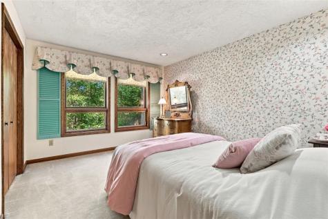 4282 Forest Glen Drive Hampton PA 15101