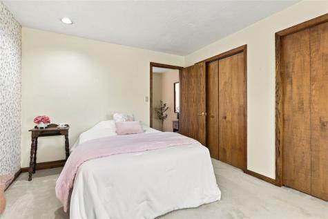 4282 Forest Glen Drive Hampton PA 15101